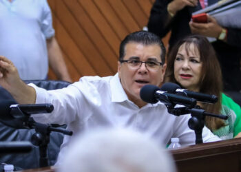 Se reúnen vecinos de Lomas de Mazatlán con Edgar González y la Diputada Alma Garzón