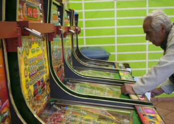 AMLO va tras las máquinas tragamonedas en los casinos, ¿por qué quiere prohibirlas?