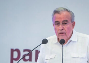 Gobernador de Sinaloa pide disculpas públicas a periodistas