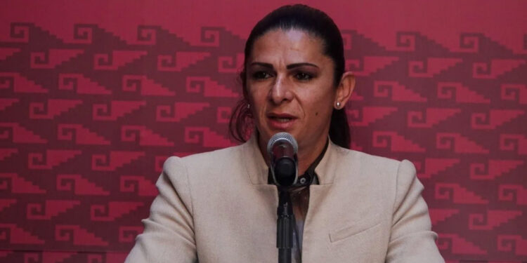 Ana Guevara sugiere a AMLO no dar apoyo económico que prometió a medallistas para donarlo a Acapulco