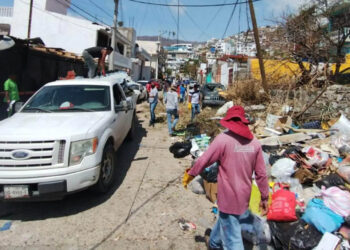 Toneladas de basura siguen apiladas en Acapulco a 11 días del impacto de Otis