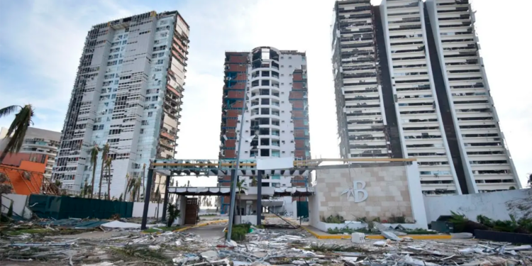 México emite primeros apoyos económicos y fiscales a afectados por ‘Otis’ en Guerrero