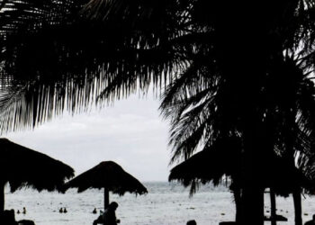Crece ciclón en el Océano Pacífico y amenaza las costas mexicanas