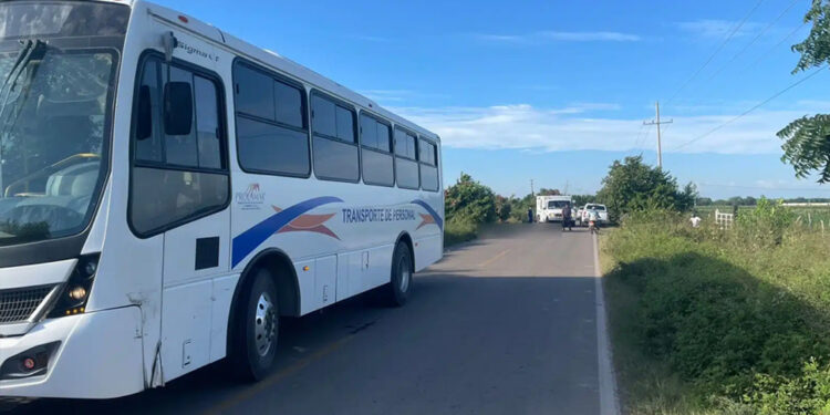 Motociclista adulto mayor muere al ser arrollado por un autobús cerca de El Walamo