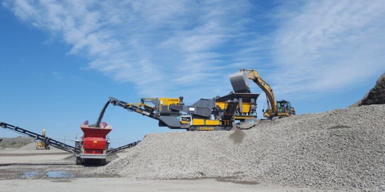 Joven muere al caer a trituradora de piedra en La Laguna