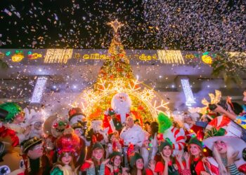 A disfrutar de la Villa Navideña invita Rocha Moya a niñas y niños sinaloenses durante el tradicional Encendido del Árbol