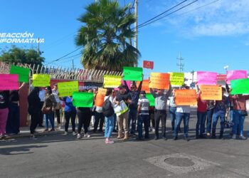 Seguirá plantón en la UAdeO en rechazo a designación de nuevo rector