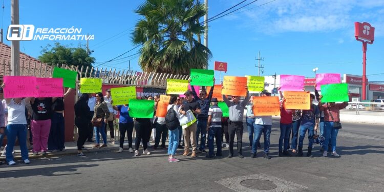 Seguirá plantón en la UAdeO en rechazo a designación de nuevo rector