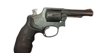 Tras reporte de violencia familiar, Policías Estatales del Grupo Élite aseguran a un hombre y una arma de fuego