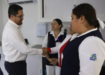 Adelanta Gobierno del Estado pago a trabajadores del Sector Salud