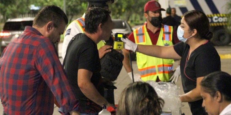 Operativo Alcoholímetro sanciona a 23 conductores durante fin de semana de implementación