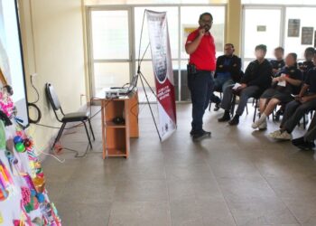Alumnos de la Preparatoria José Vasconcelos conocen riesgos que genera el mal uso de la pirotecnia