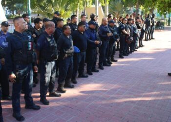 Arranca operativo Guadalupe-Reyes en áreas comerciales de Mazatlán