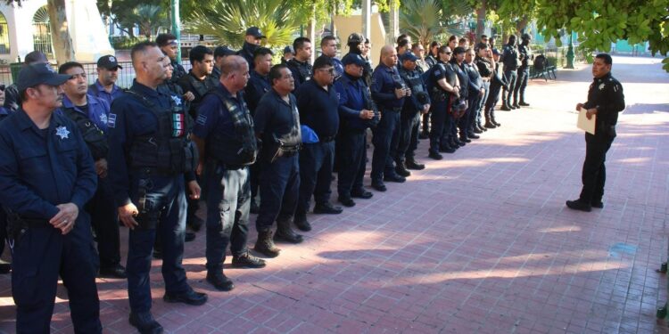 Arranca operativo Guadalupe-Reyes en áreas comerciales de Mazatlán
