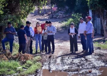 Reciben con gratitud visita del Gobierno de Mazatlán familias de la Universo y Ampliación Loma Bonita