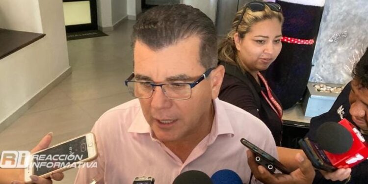 Falta de trampas de grasa genera colapsos en el drenaje del Centro: Edgar González