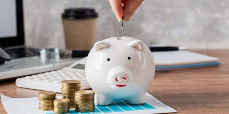 SAT: ¿Debes pagar impuestos si recibes caja de ahorro?