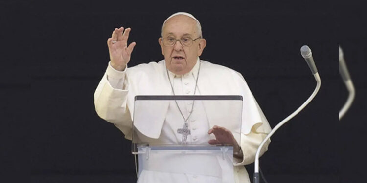 El papa Francisco pide no confundir la fiesta de Navidad con el consumismo