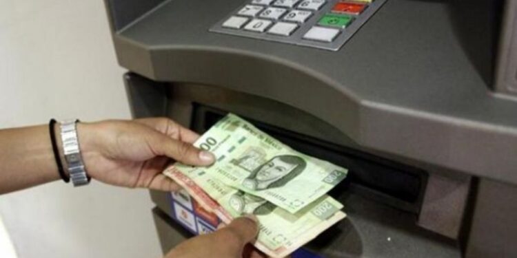 Pensionados del ISSSTE recibirán depósito extra en enero de 2024