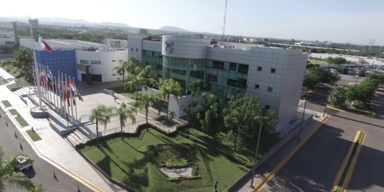 Revocan medida cautelar: conceden suspensión definitiva al Rector de la UAS para no ser separado del cargo