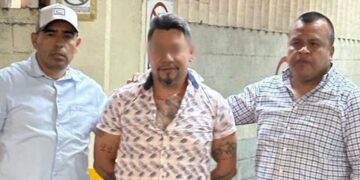 Liberan a ‘El Tiburón’, hombre que golpeó a un joven en un Subway de San Luis Potosí