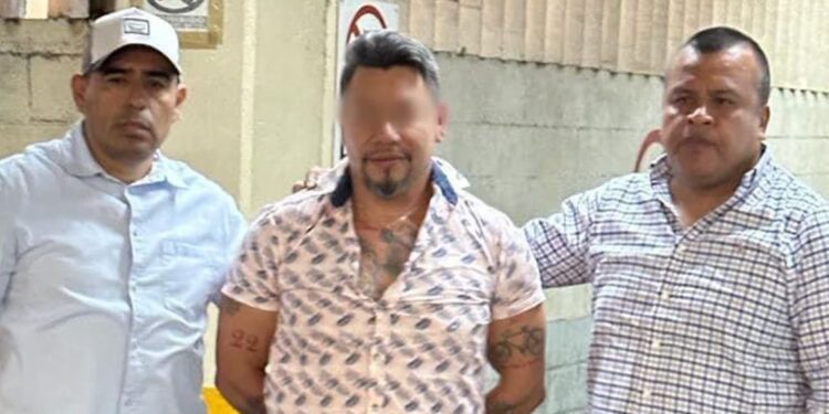 Liberan a ‘El Tiburón’, hombre que golpeó a un joven en un Subway de San Luis Potosí