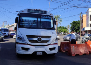 Agentes de Tránsito Municipal cierran parcialmente Avenidas del primer cuadro de la Ciudad