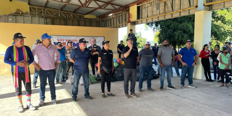 Memo Romero lleva diversión y alegría a Mármol