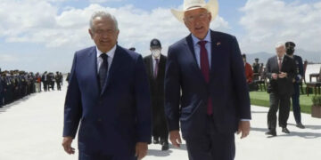 ‘Sinceridad’ de Ken Salazar aceptar que 70% de armas de crimen organizado en México llegan de EU: AMLO