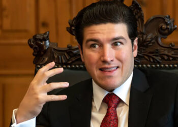 Samuel García reasume gubernatura de NL y “no se va a la campaña”