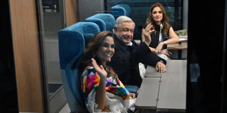 AMLO inaugura el segundo tramo del Tren Maya