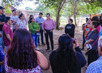 Visita Alcalde Edgar González colonia Rincón de Mazatlán y su ampliación