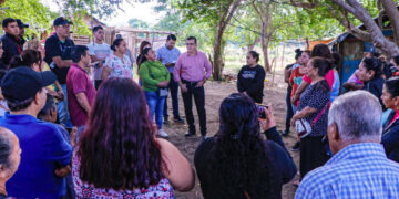 Visita Alcalde Edgar González colonia Rincón de Mazatlán y su ampliación