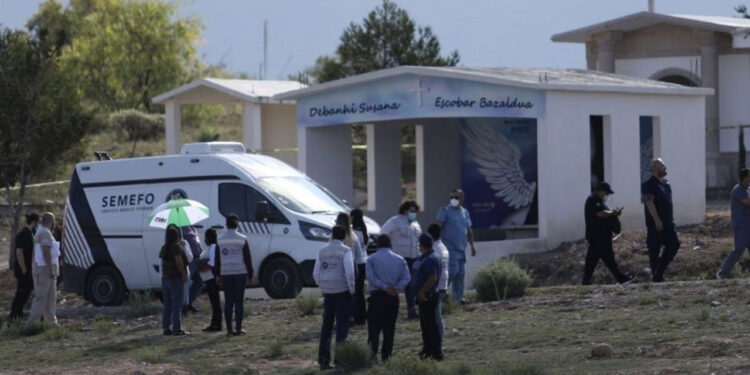 Con cristales rotos y lápida dañada: ingresan al mausoleo de Debanhi Escobar y causan destrozos en su tumba