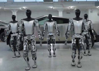 ¿Mala señal? Robot de Tesla presuntamente atacó a un ingeniero de la compañía
