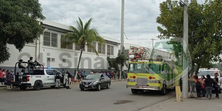 Por fuga de amoníaco, desalojan a 185 trabajadores de planta congeladora en Mazatlán, Sinaloa