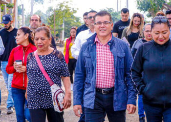 Familias de la 13 de Septiembre agradecen al Gobierno Municipal la obra de electrificación de su colonia