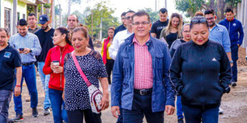 Familias de la 13 de Septiembre agradecen al Gobierno Municipal la obra de electrificación de su colonia