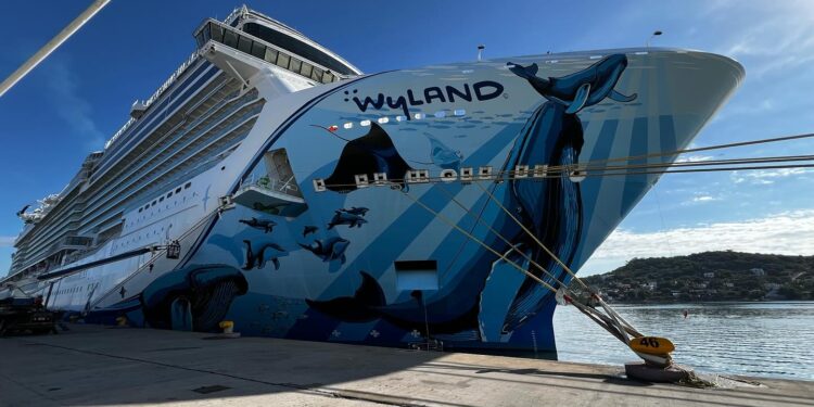 Mazatlán recibe al crucero Norwegian Bliss con más de 4 mil personas a bordo