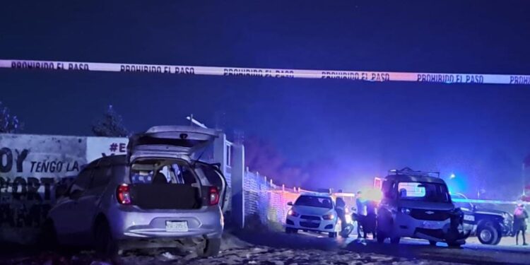 Encuentran vehículo con reporte de robo tras balacera en Culiacán; tenía rastros de sangre y placa sobrepuesta