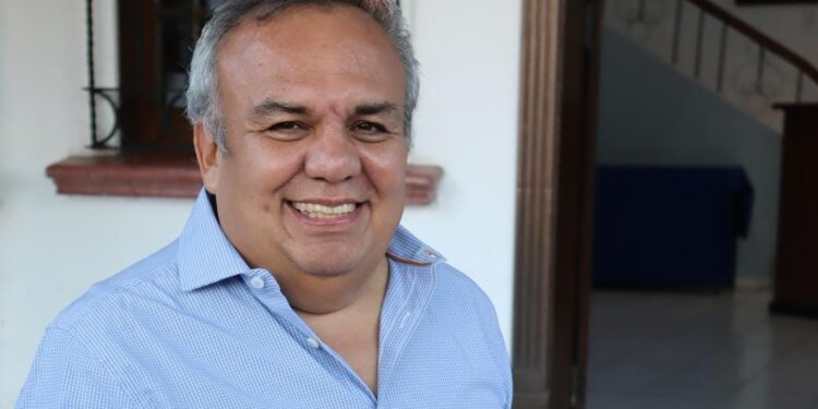 Sergio “El Pío” Esquer tendrá competencia, Eduardo Barrantes se registra para ir al 05 distrito a diputación federal por el PAN