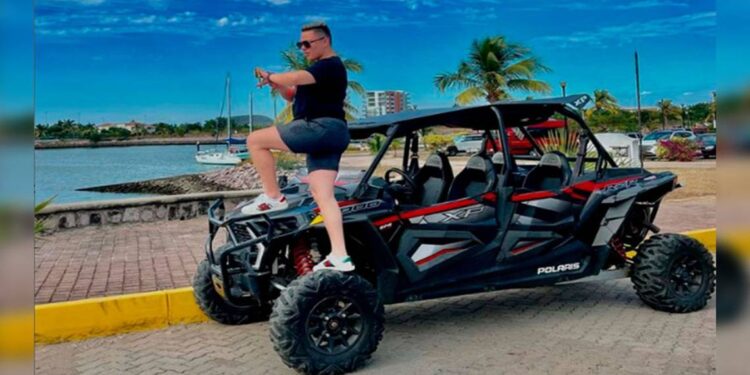 Muere el influencer “Heyqueondasebaas” al volcar con un RZR, en Sinaloa