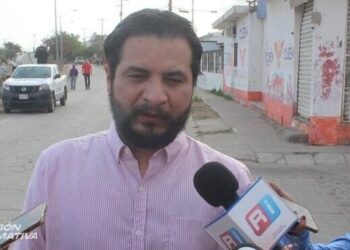 Continúa Planeación suspendiendo obras y anuncios para su regularización