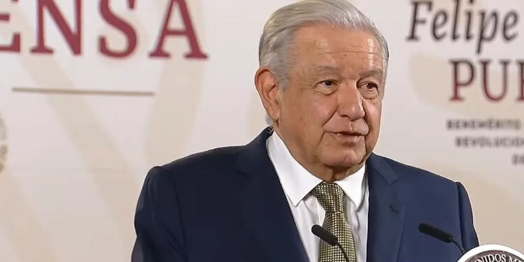 López Obrador pide a empresarios no temer a reforma de pensiones