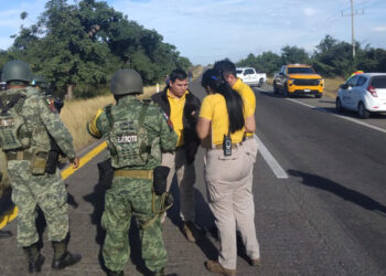 Instruye el Gobernador Rocha una constante atención a víctimas del accidente en la Maxipista