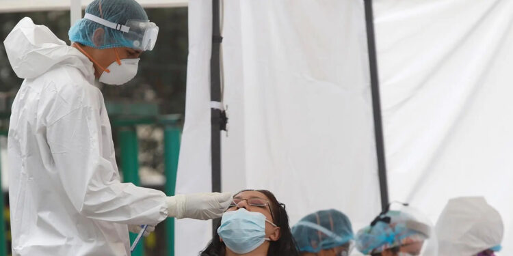 México reconoce aumento de COVID-19 y de enfermedades respiratorias agudas