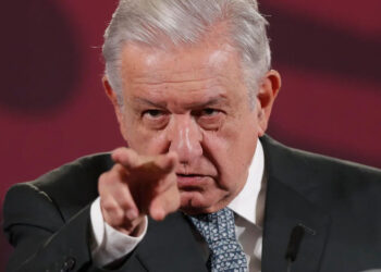 López Obrador busca que jubilados reciban su sueldo en activo con su reforma de pensiones