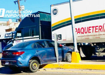 Choque en Avenida Principal de Villa Unión: Kia y Sentra colisionan
