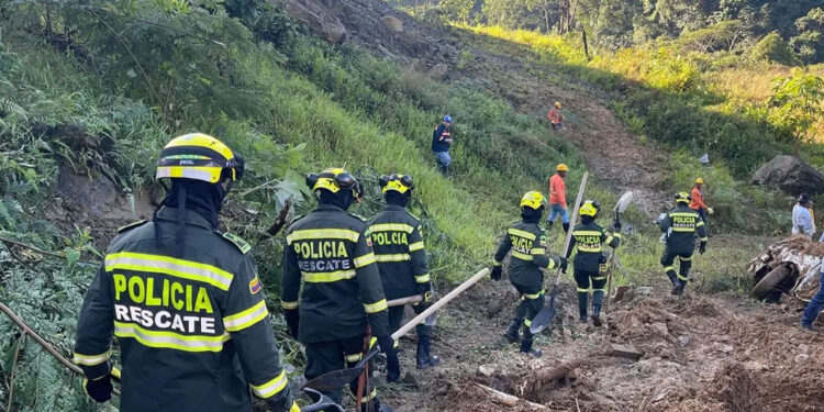 34 muertos, en su mayoría niños, tras derrumbe en Colombia