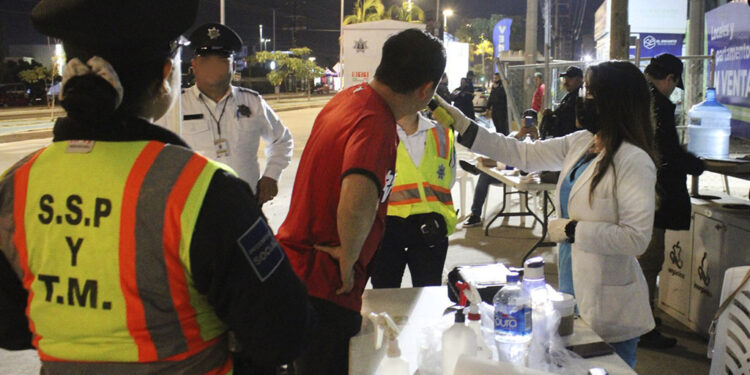 Juez cívico sanciona a 42 conductores que dieron positivo en la prueba de alcoholemia